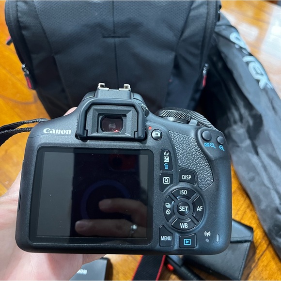 Canon Rebel t7 - Picture 4 of 6